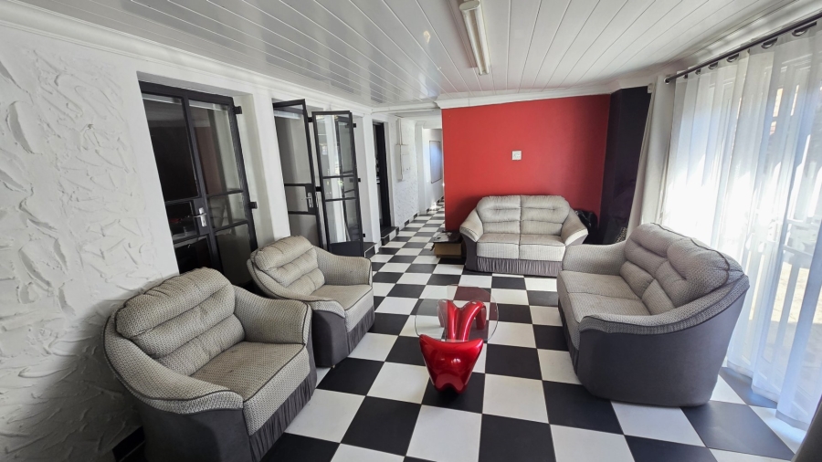 7 Bedroom Property for Sale in Bayswater Free State